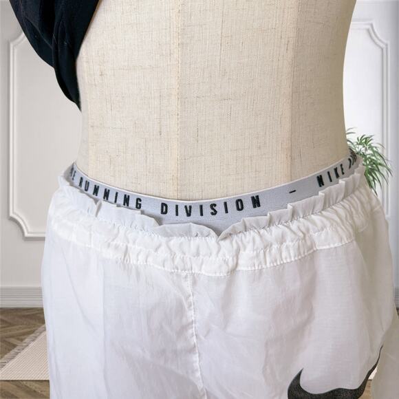 Women's Nike Tempo Luxe Run Division Women's 2-In-1 Running Shorts (White S) - Picture 5 of 11